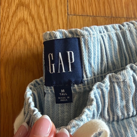 GAP Drawstring Jeans - Picture 2 of 4